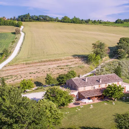 Casale Talevi مزرعة للإقامة