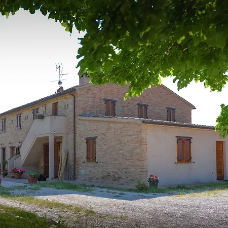 مزرعة للإقامة Casale Talevi Cartoceto