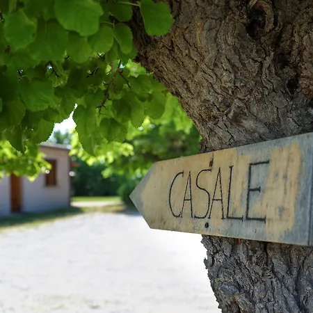 مزرعة للإقامة Casale Talevi *