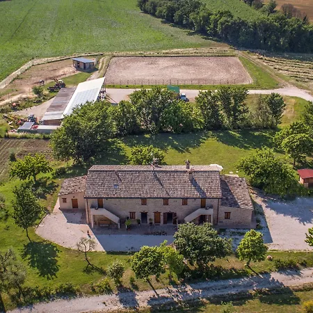 Casale Talevi مزرعة للإقامة Cartoceto